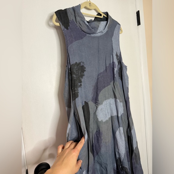 Abstract Pattern Linen Sleeveless Dress - Picture 2 of 8